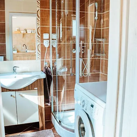 Tatorjan Vendeghaz * Balatonkenese