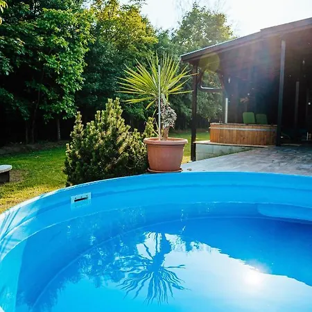 Tatorjan Vendeghaz Holiday home *